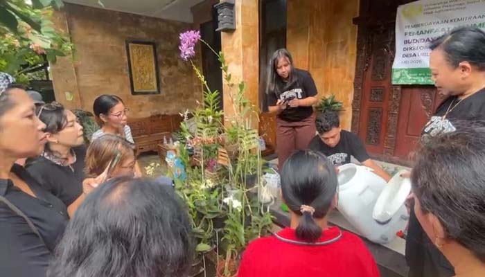 Anggrek Tumbuh Subur dari Limbah Dapur, Cara Cerdas Ibu-Ibu Ubung Kaja Hemat Pengeluaran