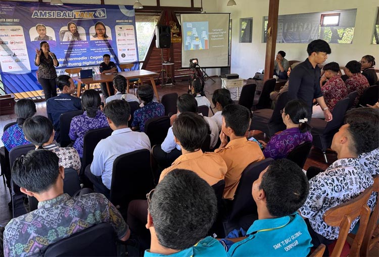 Dari Scroll ke Cek Fakta: AMSI Bali Ajak Gen Z Kritis di Dunia Digital