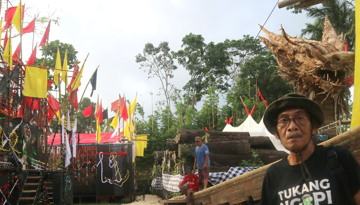 Perahu, Naga, dan Siklus Kehidupan: Seni Instalasi Made Djirna di Ubud Art Ground