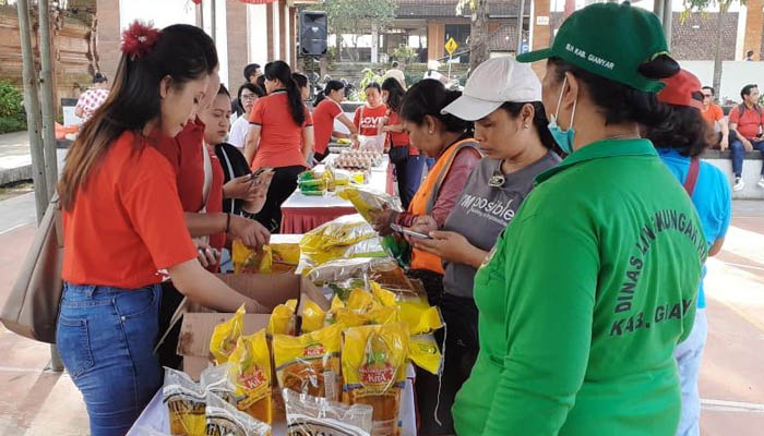 Gerakan Pangan Murah di Gianyar, Warga Antusias Beli Sembako Hemat