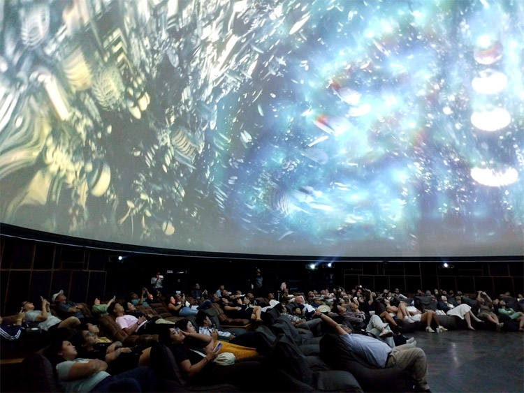‘Recombination’ Karya Julius Horsthuis Hadir di Nuanu Creative City: Sajikan Visual Epik dalam Kubah Labyrinth Dome