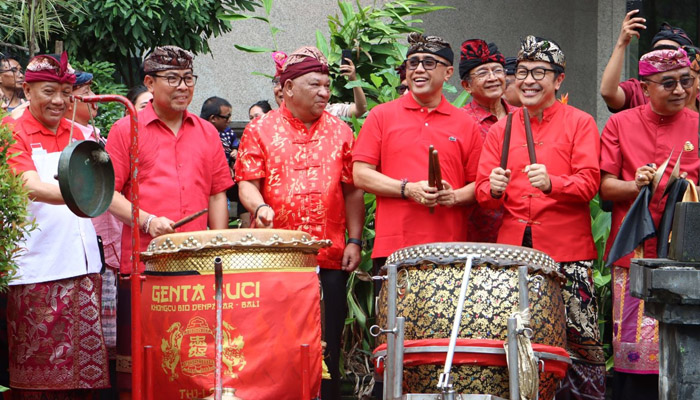 Ribuan Warga Saksikan Parade Nusantara, Meriahkan Festival Imlek Bersama 2025